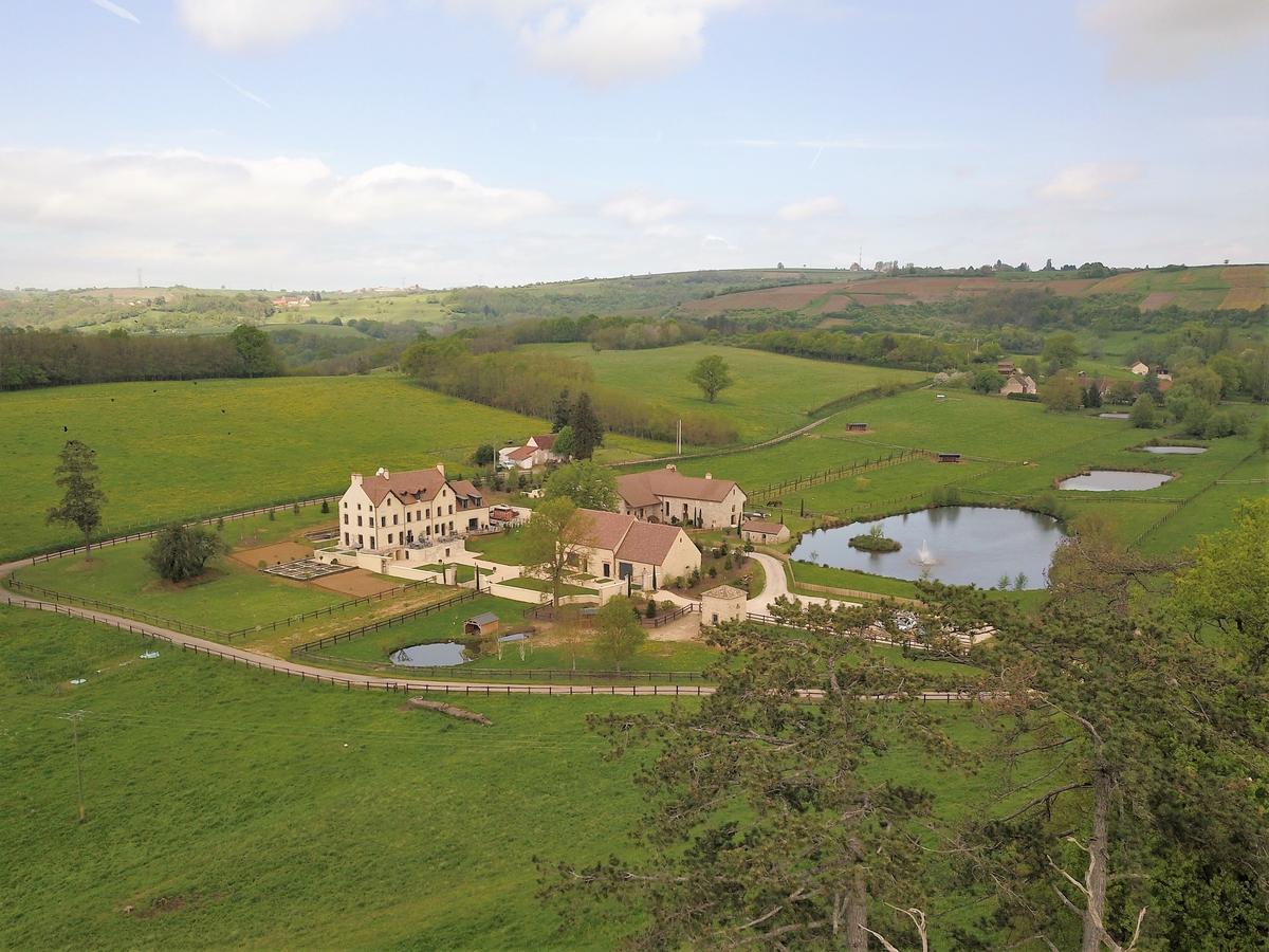Domaine De Rymska & Spa - Relais & Chateaux Saint-Jean-de-Trézy Esterno foto