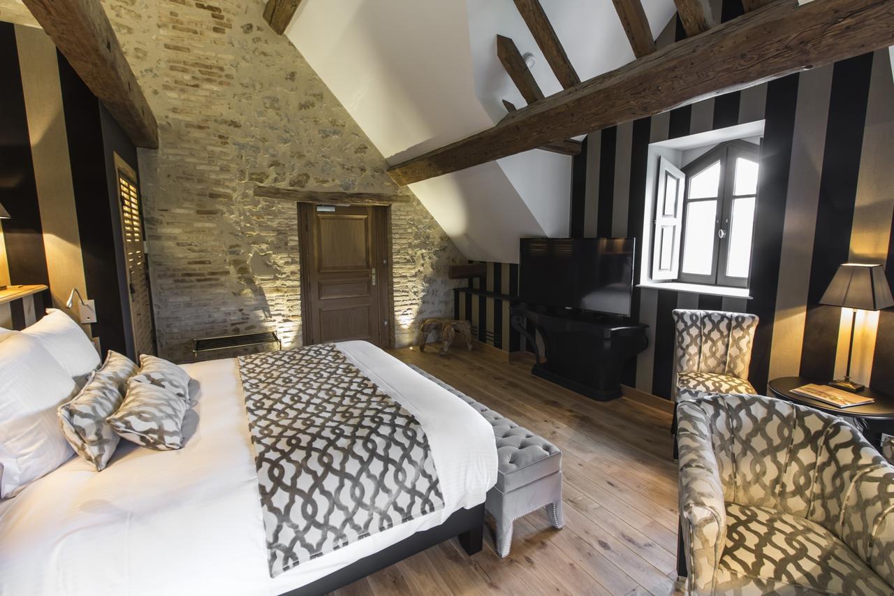 Domaine De Rymska & Spa - Relais & Chateaux Saint-Jean-de-Trézy Esterno foto